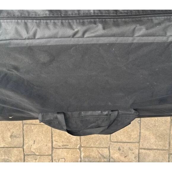 Luxton portable massage table - Picture 5 of 6